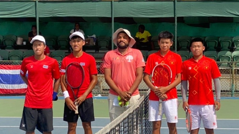 Tuyển quần vợt trẻ Việt Nam đè bẹp Thái lan ở trận ra quân CK Vòng loại Junior Davis Cup - Ảnh 2