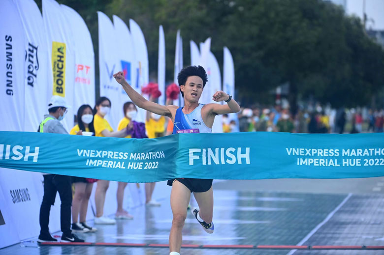 VĐV tuyển điền kinh quốc gia càn quét giải chạy VnExpress Marathon Imperial Huế - Ảnh 5