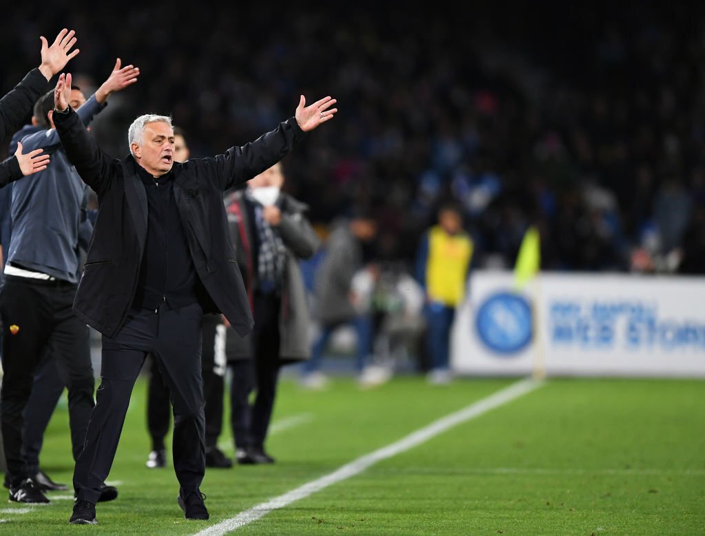 Mourinho chỉ trích trọng tài dù Roma thoát thua phút cuối - Ảnh 1