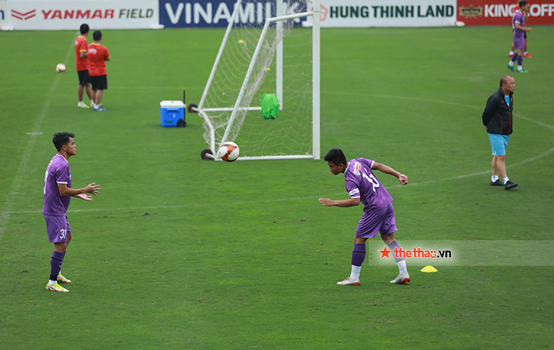 U23 Việt Nam rèn bóng bổng trước thềm cuộc tái đấu U20 Hàn Quốc - Ảnh 11