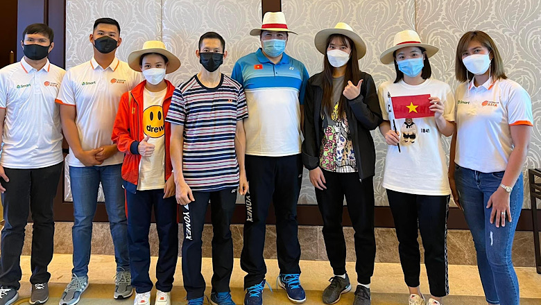 Tiến Minh, Thuỳ Linh đặt chân đến Philippines, sẵn sàng đấu giải châu lục - Ảnh 1