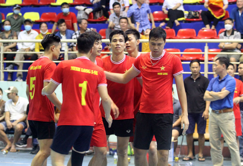 Vừa giành Hạng nhì tại Vĩnh Phúc, HLV Trần Văn Giáp tiếp tục lên ngôi vô địch tại Thái Bình - Ảnh 1