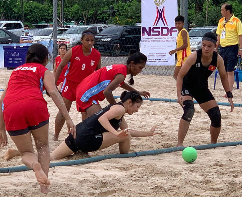 ĐT bóng ném bãi biển nữ Việt Nam thắng trận ra quân tại giải vô địch châu Á - Ảnh 1