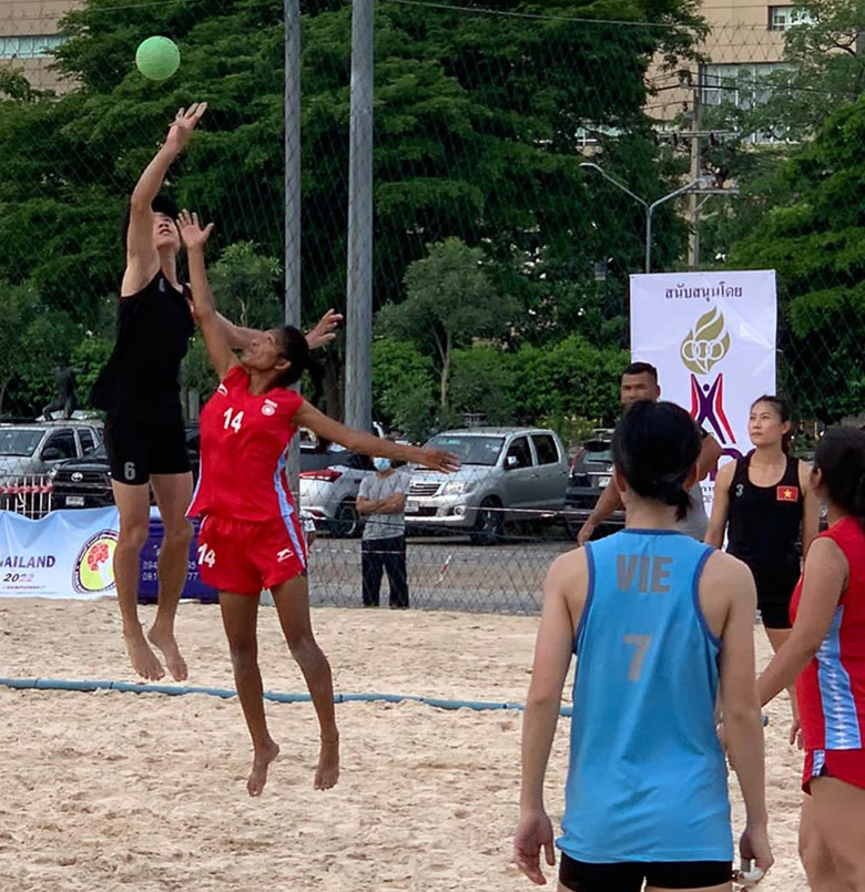 ĐT bóng ném bãi biển nữ Việt Nam thắng trận ra quân tại giải vô địch châu Á - Ảnh 2
