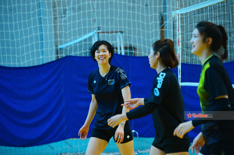 Buổi tập ngập tiếng cười của các cô gái bóng chuyền Việt Nam tại Ninh Bình - Ảnh 11