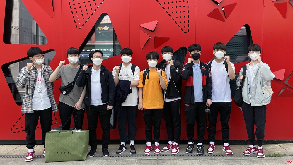T1 tới Busan dự MSI 2022, vẫn phải cách ly 7 ngày - Ảnh 1
