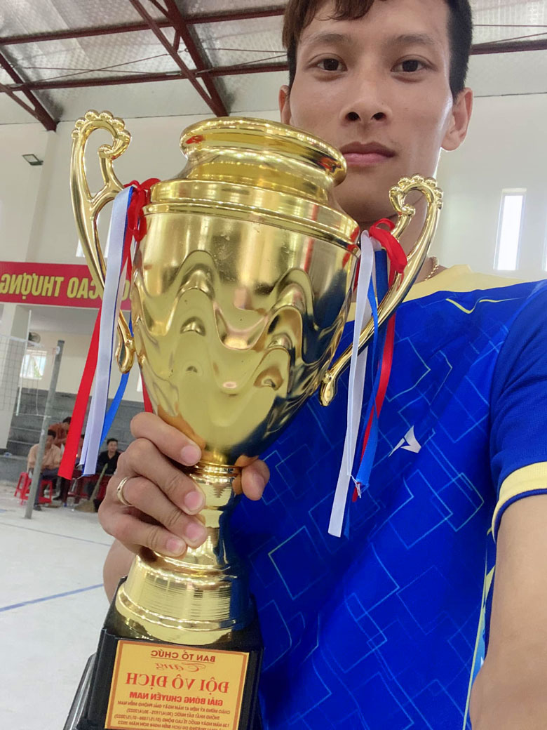 Lỡ hẹn cùng SEA Games, tuyển thủ bóng chuyền Lê Văn Thành giành ngay ‘Cúp Vàng’ - Ảnh 1