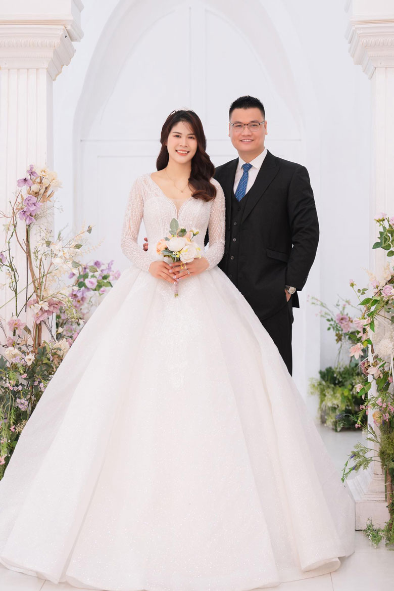 Ngắm hình cưới tuyệt đẹp của phụ công Bùi Thị Ngà trước thềm SEA Games 31 - Ảnh 4