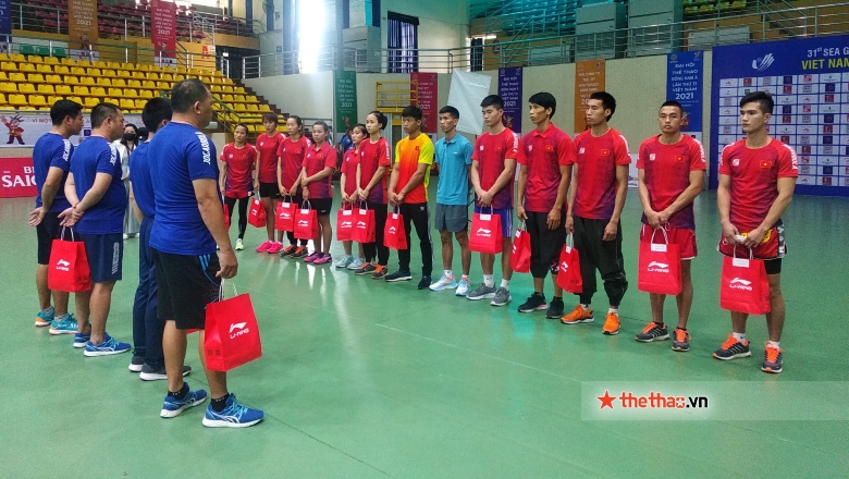 Tuyển Kickboxing Việt Nam nhận quà động viên từ nhà tài trợ trước thềm SEA Games 31 - Ảnh 1