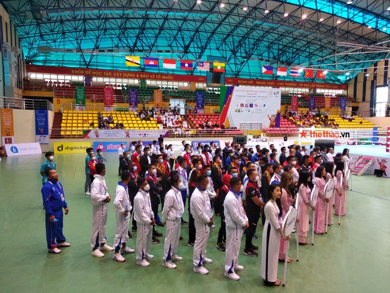 Hàng ngàn khán giả Bắc Ninh đến xem trận khai mạc Kickboxing SEA Games 31 - Ảnh 4