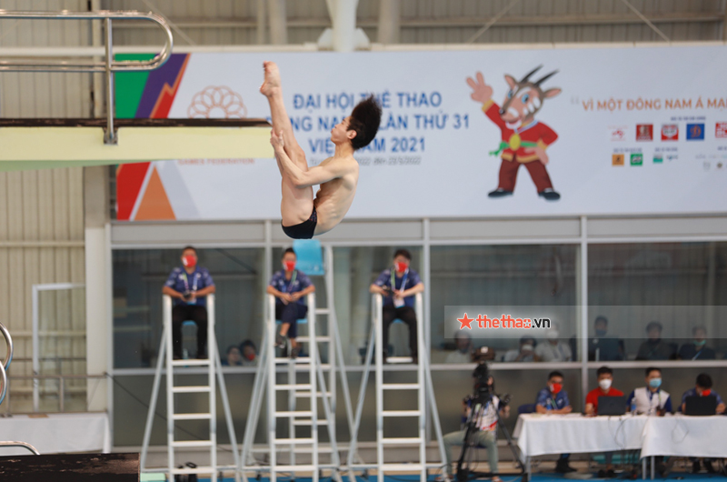 Hot boy Tùng Dương lại nhận điểm 0, xếp hạng 6/6 môn nhảy cầu nam SEA Games 31 - Ảnh 1
