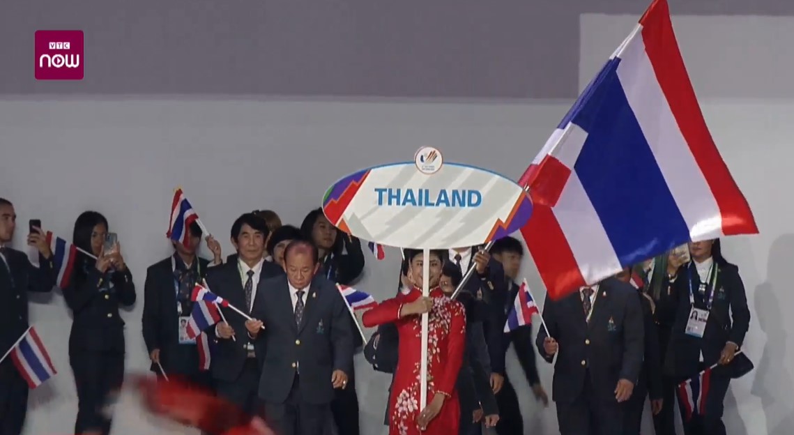 TRỰC TIẾP Lễ khai mạc SEA Games 31: Lá cờ Việt Nam tung bay trên sân Mỹ Đình - Ảnh 10