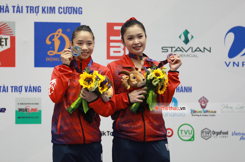 Chùm ảnh: Thúy Vi xinh lung linh cùng tấm HCV SEA Games 31 - Ảnh 8