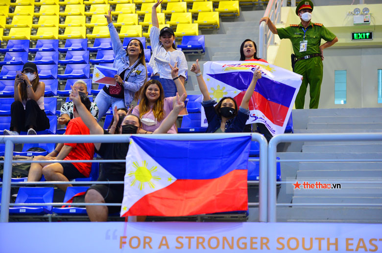 Tuyển bóng chuyền Philippines dễ dàng vượt qua đối thủ Malaysia trong trận mở màn - Ảnh 1