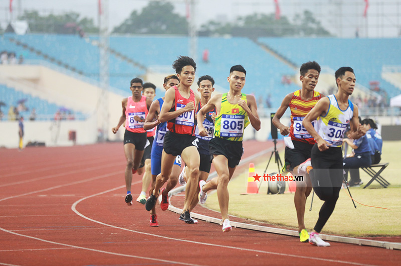 Lương Đức Phước chạy nước rút khó tin, vượt mặt Trần Văn Đảng giành HCV 1500m nam SEA Games 31 - Ảnh 6