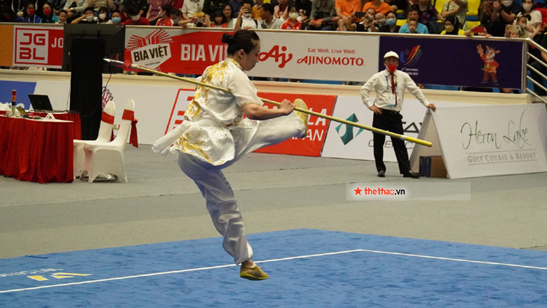 Nữ hoàng wushu Dương Thúy Vi hoàn tất cú đúp HCV tại SEA Games 31 - Ảnh 1