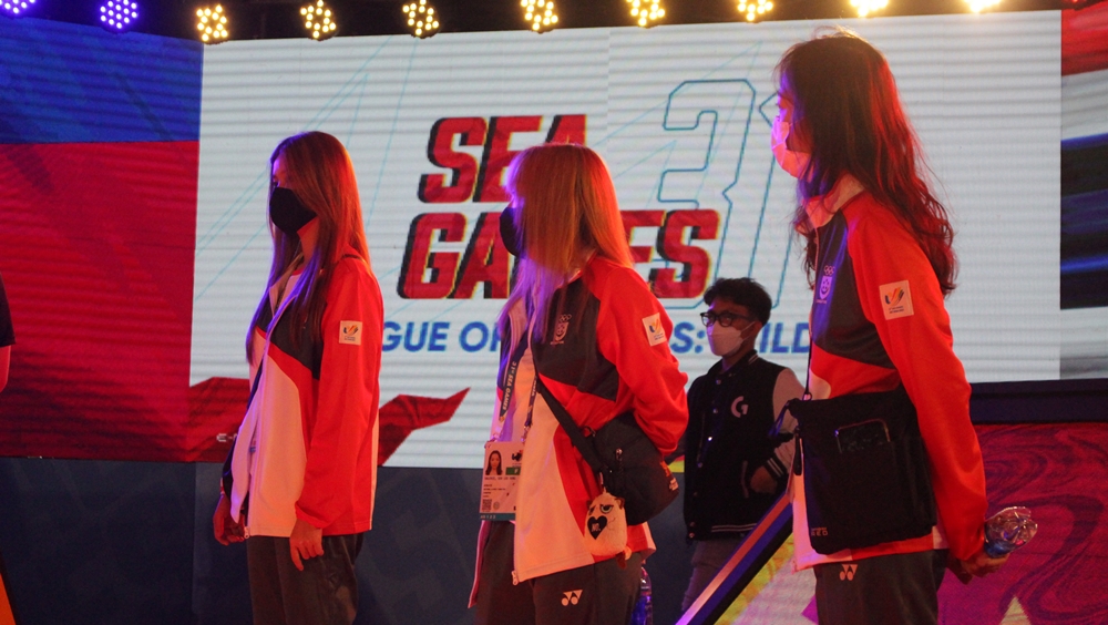 Cận cảnh nhan sắc những bóng hồng trong buổi tổng duyệt Tốc Chiến nữ SEA Games 31 - Ảnh 14