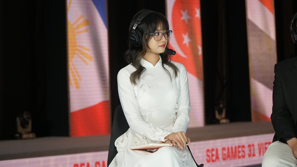 MC Minh Nghi ‘hóa thân’ tình đầu quốc dân trong lễ khai mạc Tốc Chiến nữ SEA Games 31 - Ảnh 6