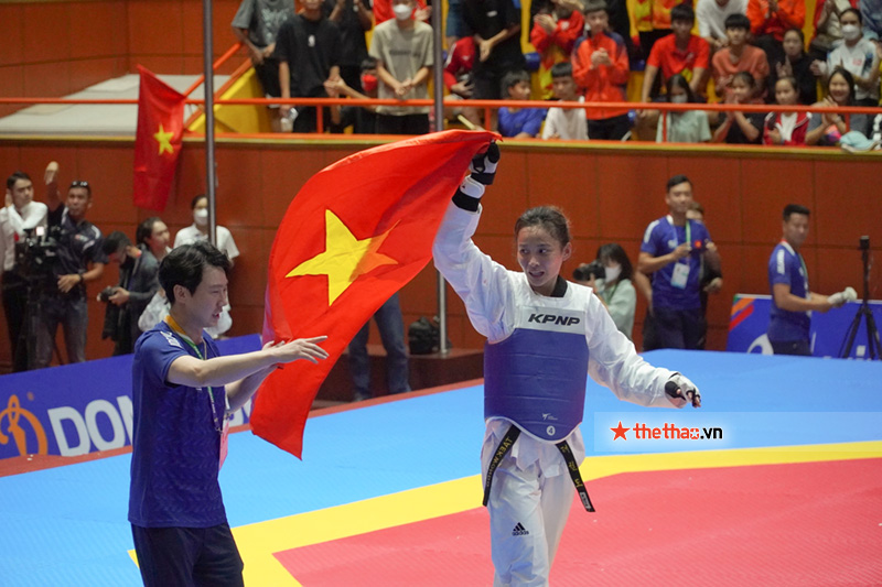 Nguyễn Thị Hương lội ngược dòng kịch tính, đoạt HCV Taekwondo đối kháng - Ảnh 2