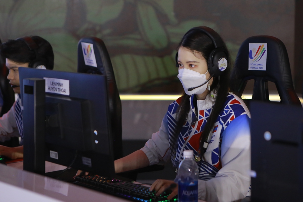 Nữ tuyển thủ LMHT Lào đốn tin người hâm mộ tại SEA Games 31 - Ảnh 2