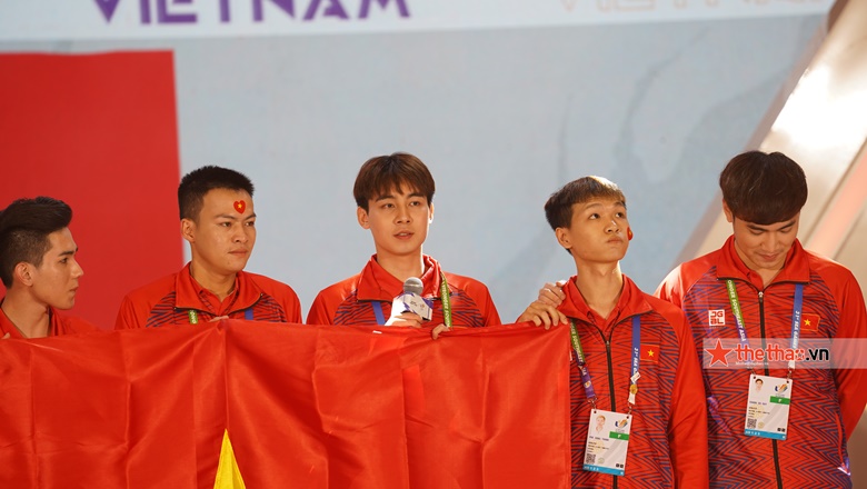 Levi tự hào, Kati rơi lệ khi Việt Nam giành Huy chương vàng LMHT SEA Games 31 - Ảnh 1