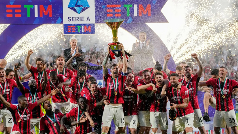 Tổng kết Serie A mùa 2021/22: AC Milan cân bằng thành tích của Inter - Ảnh 1