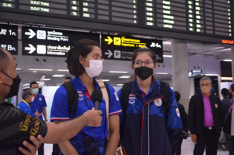 Ngày về từ SEA Games 31 chia hai nửa vui buồn của bóng chuyền Thái Lan - Ảnh 2
