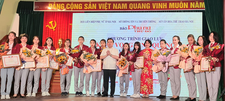 Nguyễn Thị Oanh góp mặt trong danh sách 54 nữ VĐV, HLV tiêu biểu Hà Nội được vinh danh - Ảnh 2