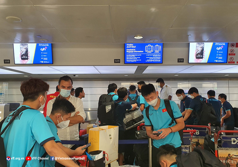 U23 Việt Nam rời UAE, hành quân đến Uzbekistan dự VCK U23 châu Á - Ảnh 1