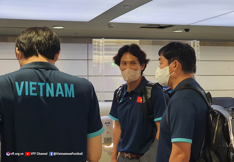 U23 Việt Nam rời UAE, hành quân đến Uzbekistan dự VCK U23 châu Á - Ảnh 2