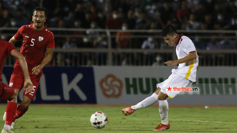 Tuấn Hải solo xỏ háng như Suarez, ghi bàn thắng thứ 2 trận Việt Nam vs Afghanistan - Ảnh 2