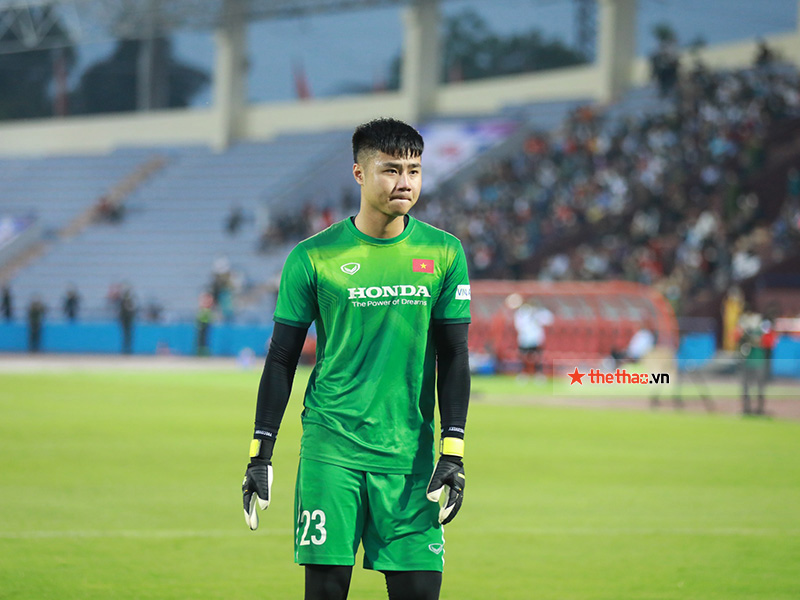 Văn Toản mắc sai lầm như Karius, 'biếu' bàn thắng cho U23 Thái Lan - Ảnh 1
