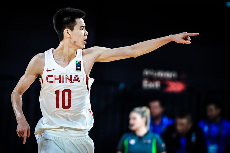 Los Angeles Lakers thử việc cầu thủ Trung Quốc - Ảnh 2