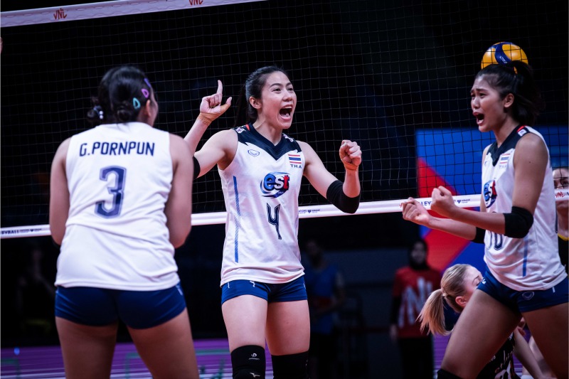 Ngôi sao bóng chuyền nữ Thái Lan gặp chấn thương ở VNL 2022: Có nghiêm trọng? - Ảnh 1