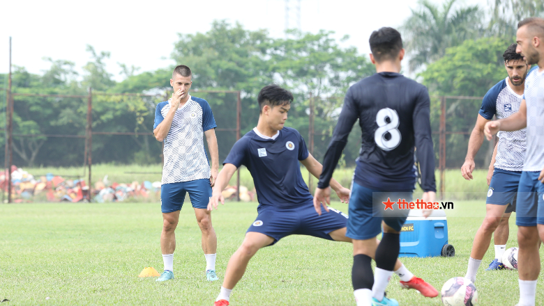 Tuấn Hải: Những anh lớn ở Hà Nội giúp các cầu thủ trẻ chơi tự tin hơn khi lên tuyển U23 Việt Nam - Ảnh 5