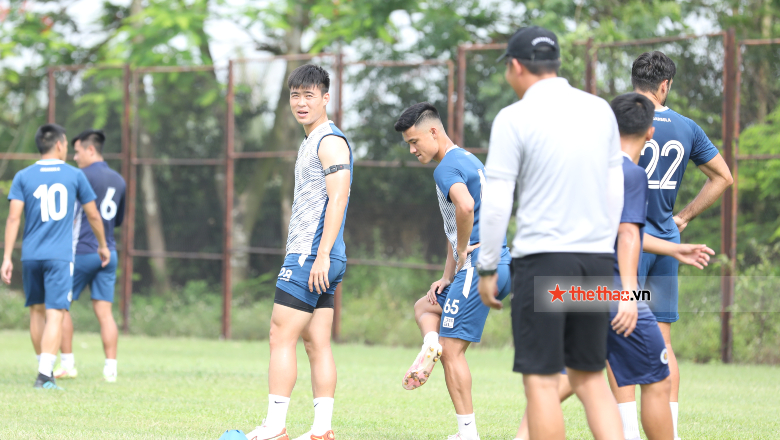 Tuấn Hải: Những anh lớn ở Hà Nội giúp các cầu thủ trẻ chơi tự tin hơn khi lên tuyển U23 Việt Nam - Ảnh 6
