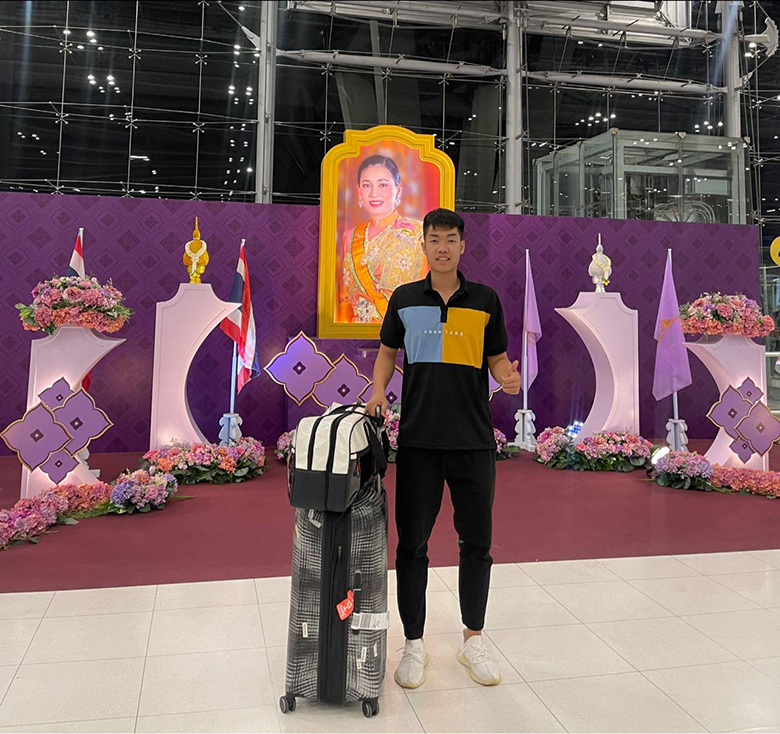 Tay vợt cầu lông Lê Đức Phát lên đường dự 3 giải châu Âu hậu SEA Games 31 - Ảnh 1