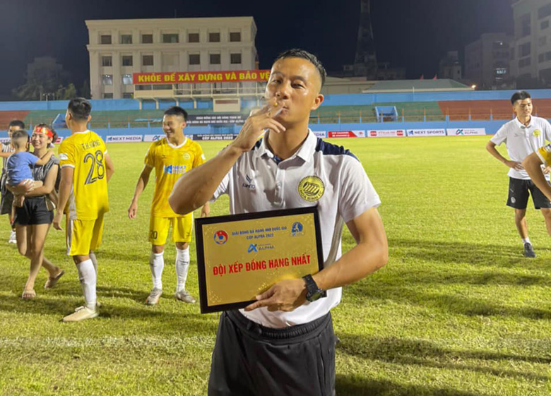 Kết quả Hòa Bình FC vs Đồng Nai: Thắng áp đảo, thầy trò HLV Quốc Vượng giành vé lên hạng  - Ảnh 1