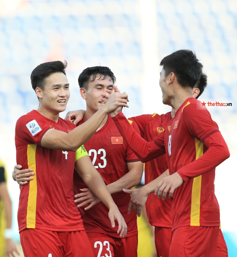 U23 Việt Nam lọt vào tứ kết U23 châu Á, được VFF thưởng 1,3 tỷ đồng - Ảnh 1