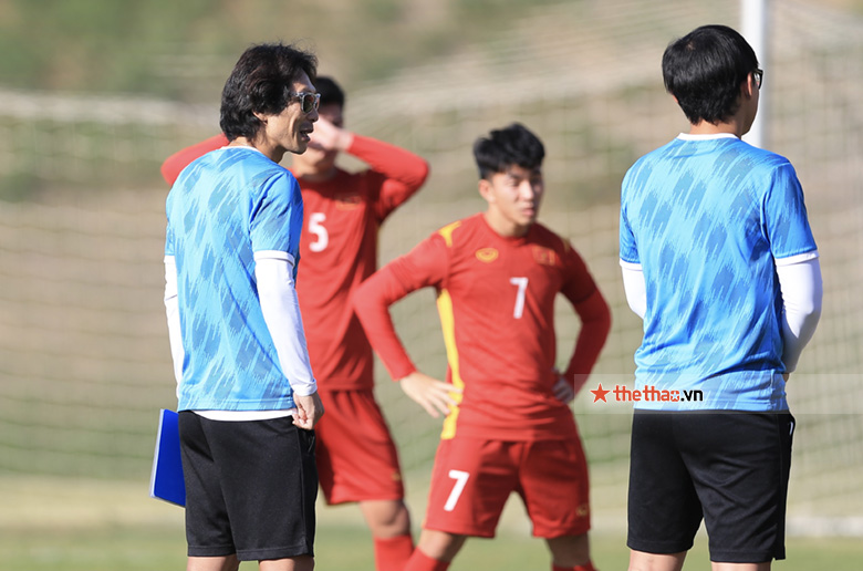 U23 Việt Nam rũ bỏ áp lực, sung sức tập luyện trước trận quyết chiến với Malaysia - Ảnh 2