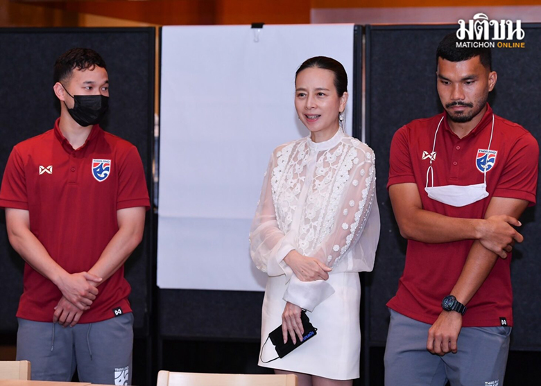 Madam Pang xin lỗi NHM vì Thái Lan bị loại sớm ở VCK U23 châu Á - Ảnh 1