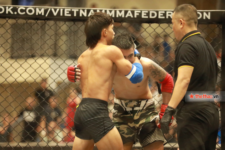 Nguyễn Trần Duy Nhất thắng trận mở màn Lion Championship bằng đòn bẻ khuỷu tay - Ảnh 4