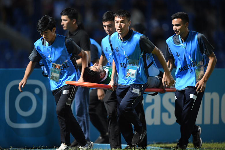 Uzbekistan bị AFC phạt hơn 1 tỷ đồng, cấm CĐV nhà vào sân ở bán kết U23 châu Á - Ảnh 1