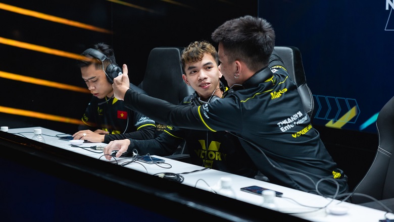 AIC 2022: V Gaming vào tứ kết với ngôi đầu bảng D ‘tử thần’ - Ảnh 1