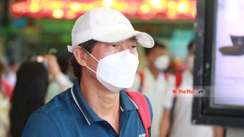 Tiến Dũng bất ngờ vắng mặt trong chuyến bay của Viettel xuống Tân Sơn Nhất - Ảnh 2