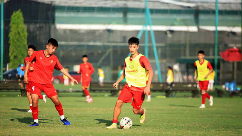 Văn Khang và Văn Trường hòa nhập tốt với U19 Việt Nam - Ảnh 1