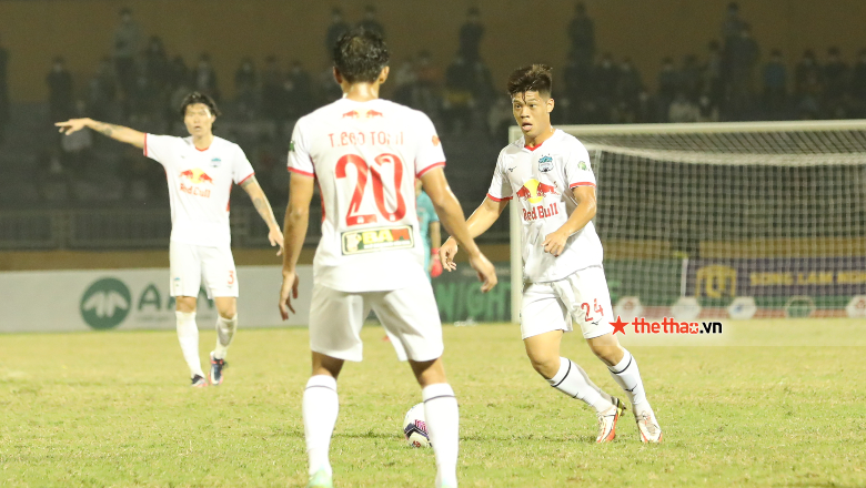 U19 Việt Nam triệu tập bổ sung tiền vệ được HLV Kiatisuk khen ngợi - Ảnh 1