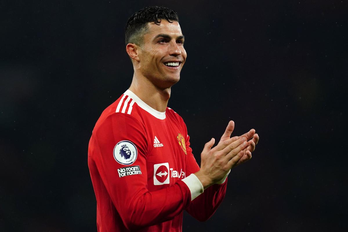 Chủ mới của Chelsea gây sốc, tính chiêu mộ Ronaldo? - Ảnh 2
