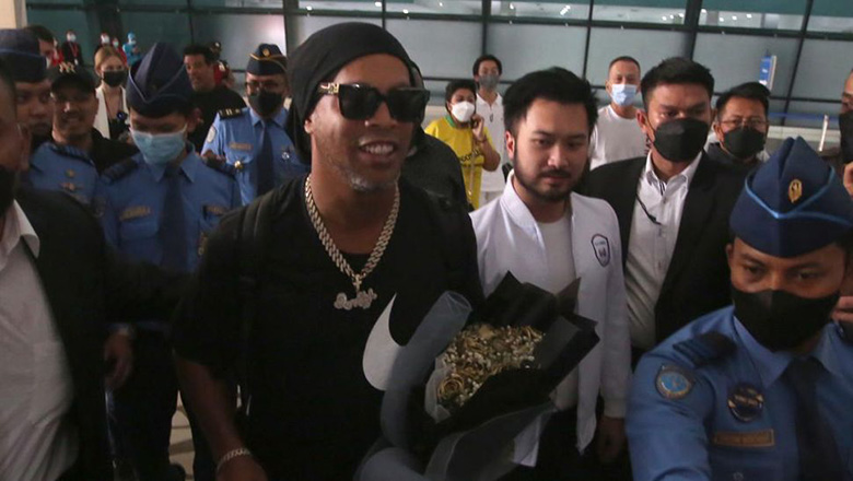 Ronaldinho sang Indonesia khoác áo CLB Rans Nusantara - Ảnh 2