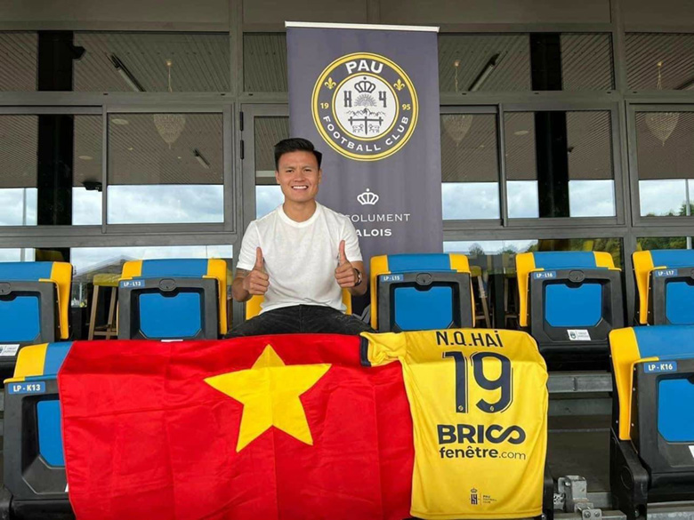 Quang Hải chính thức gia nhập Pau FC, mặc áo số 19 - Ảnh 1